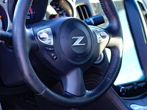 Used 2009 Nissan 370Z Touring w/ Sport Pkg image 13