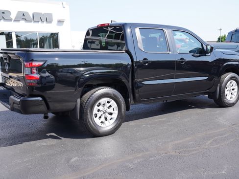 Used 2024 Nissan Frontier SV w/ Technology Package AWD/4WD image 3