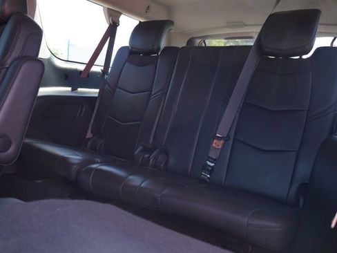 Used 2017 Cadillac Escalade ESV Luxury AWD/4WD image 23