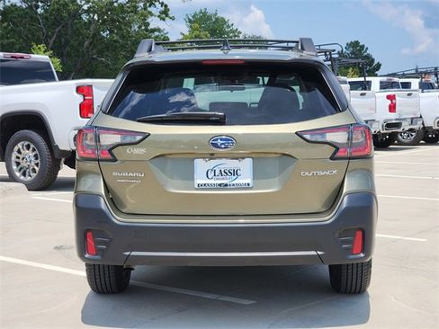 Used 2022 Subaru Outback Premium image 7