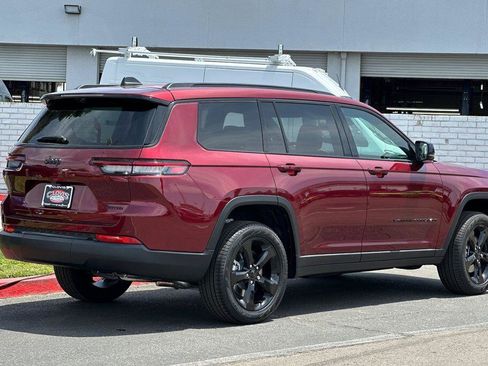 New 2025 Jeep Grand Cherokee L Limited w/ Luxury Tech Group II image 4