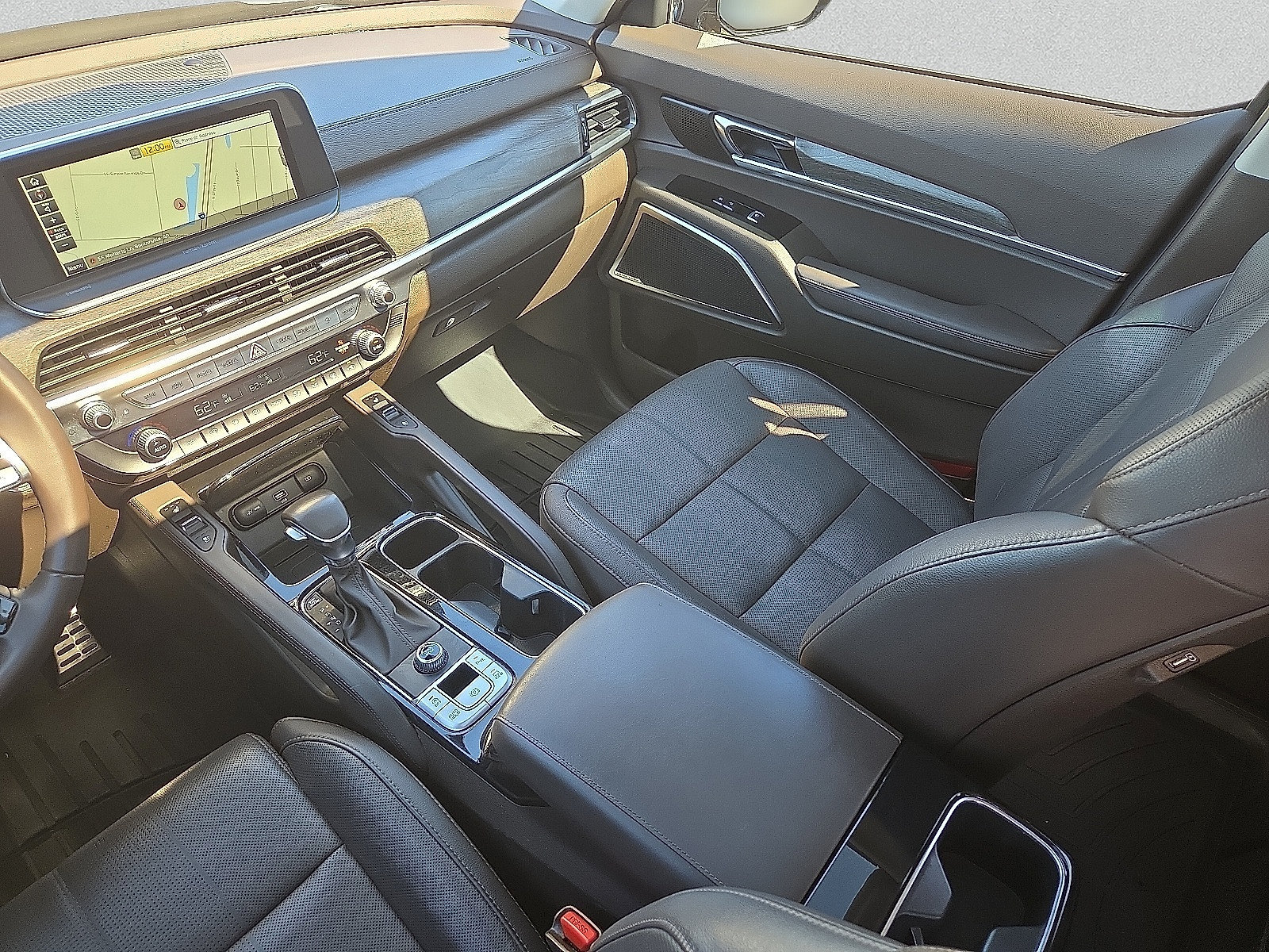 Used 2020 Kia Telluride SX w/ Towing Package FWD image 13