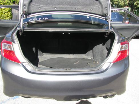 Used 2014 Toyota Camry SE image 7