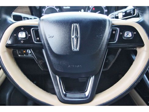 Used 2020 Lincoln Corsair Reserve FWD image 16
