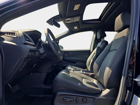 Certified 2025 Honda Odyssey Sport-L image 12