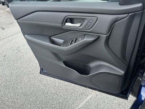 New 2025 Nissan Rogue SL w/ SL Premium Package FWD image 15