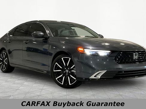 Used 2023 Honda Accord Touring image 3