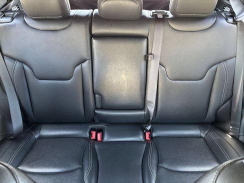 Used 2025 Jeep Compass Limited AWD/4WD image 39