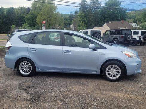 Used 2014 Toyota Prius V Three FWD image 9