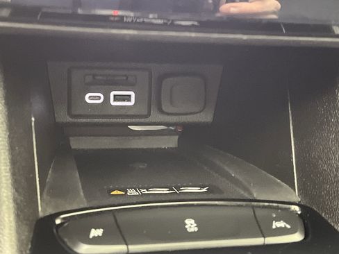 Used 2023 Chevrolet Bolt EUV Premier w/ Sun & Sound Package image 23