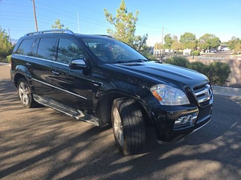 Used 2010 Mercedes-Benz GL 320 BlueTEC 4MATIC image 4