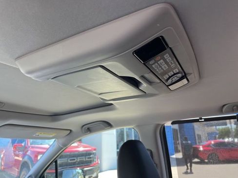 Used 2017 Honda Pilot Touring image 10