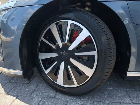 Used 2024 Lucid Air Pure RWD image 33