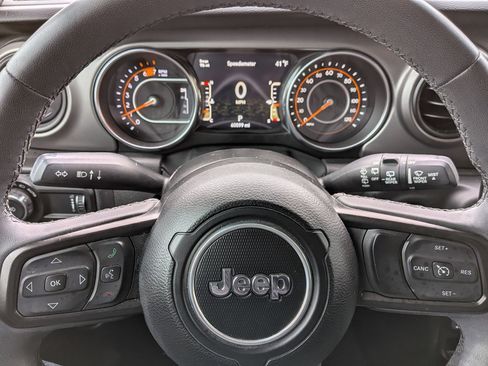 Used 2023 Jeep Wrangler Willys image 20