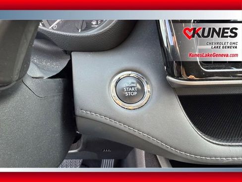 Used 2023 Toyota Highlander L image 27