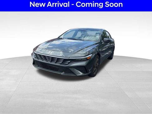 Used 2026 Hyundai Elantra Sport FWD image 2