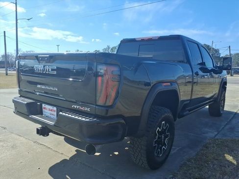 Used 2026 GMC Sierra 2500 AT4X image 7
