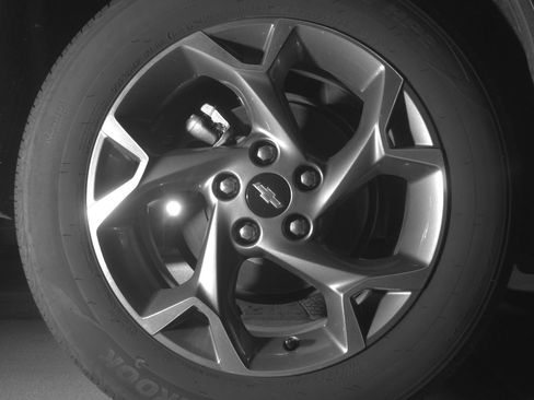 Used 2025 Chevrolet Trax LT FWD image 15