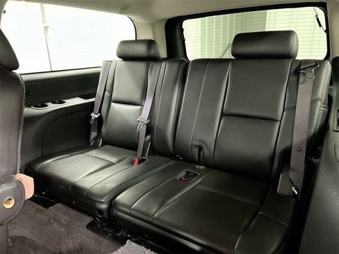 Used 2013 GMC Yukon XL Denali image 30