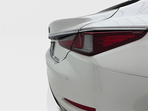 Used 2023 Lexus ES 350 w/ Premium Package image 9