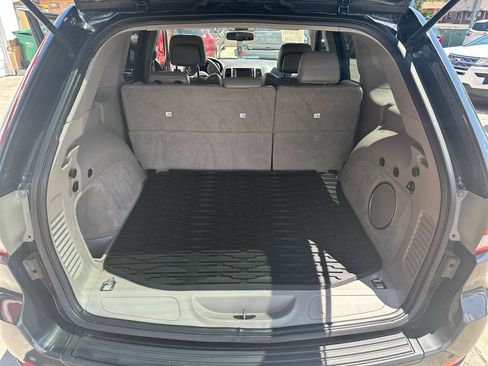 Used 2011 Jeep Grand Cherokee Laredo AWD/4WD image 15