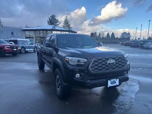 Used 2023 Toyota Tacoma TRD Off-Road image 1