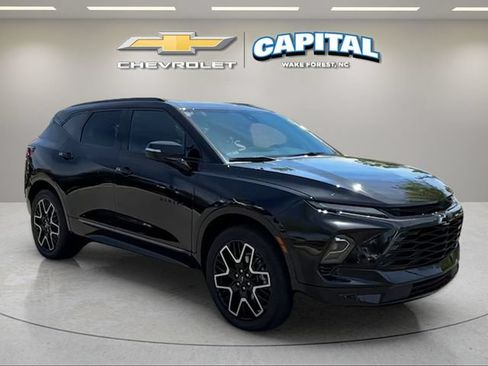 Used 2023 Chevrolet Blazer RS w/ Driver Confidence II Package FWD image 8