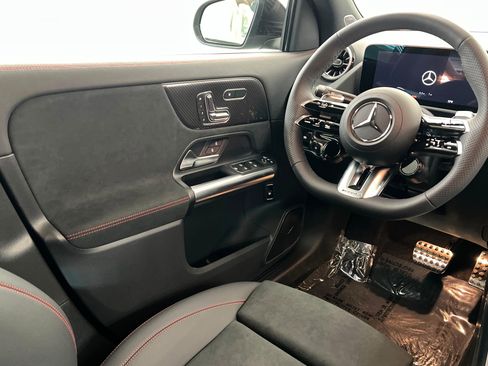 New 2026 Mercedes-Benz GLA 35 AMG 4MATIC image 11