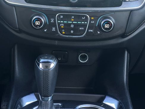 Used 2018 Chevrolet Traverse LT FWD image 4