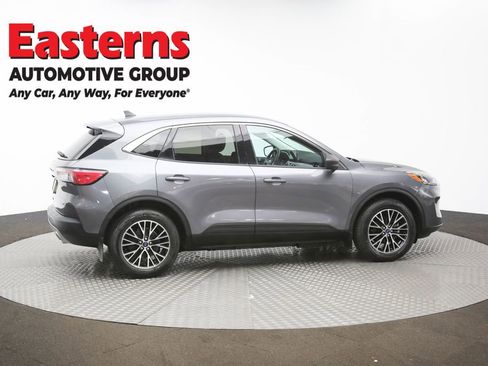 Used 2022 Ford Escape SE w/ Cold Weather Package FWD image 41