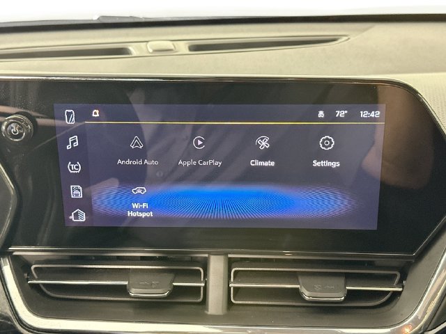 Used 2025 Chevrolet Trax RS w/ Sunroof Package FWD image 12