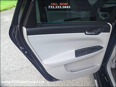 Used 2014 Chevrolet Impala LT w/ LT Sunroof Package image 20