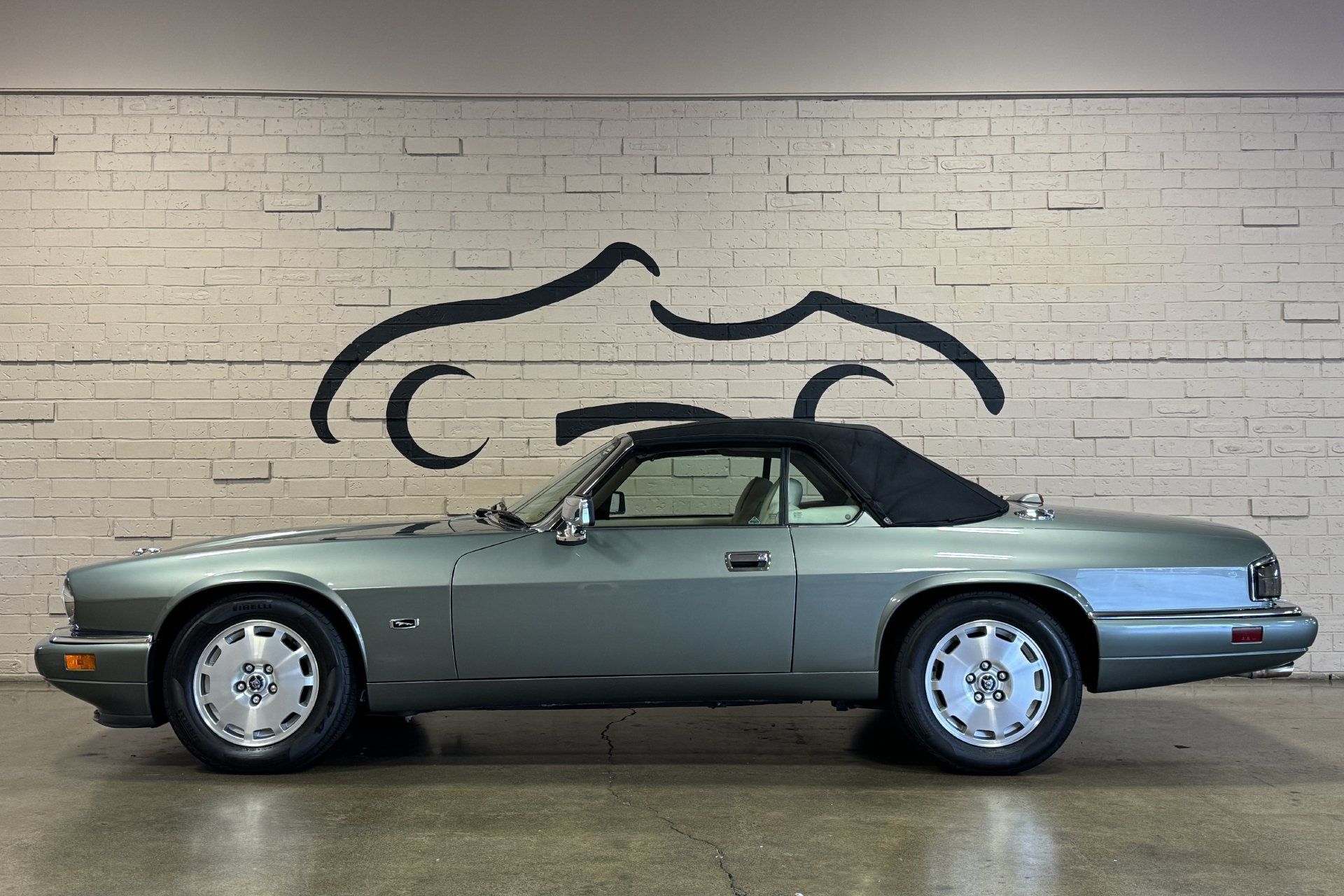 Used 1996 Jaguar XJS 4.0 Convertible RWD image 11