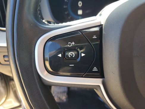 Used 2022 Volvo XC60 T8 Inscription w/ Advanced Package image 17