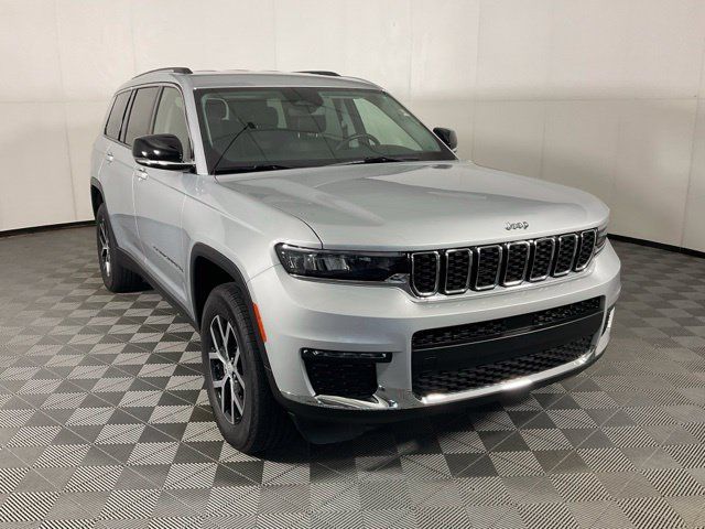 Used 2023 Jeep Grand Cherokee L Limited AWD/4WD image 3