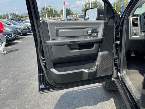 Used 2024 RAM 1500 Classic SLT AWD/4WD image 18