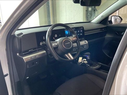 Used 2025 Hyundai Kona SEL AWD/4WD image 4