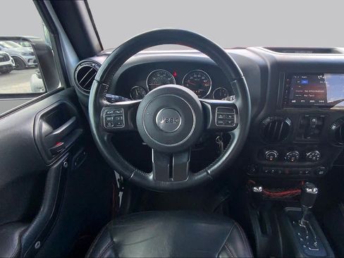 Used 2017 Jeep Wrangler Unlimited Rubicon AWD/4WD image 6