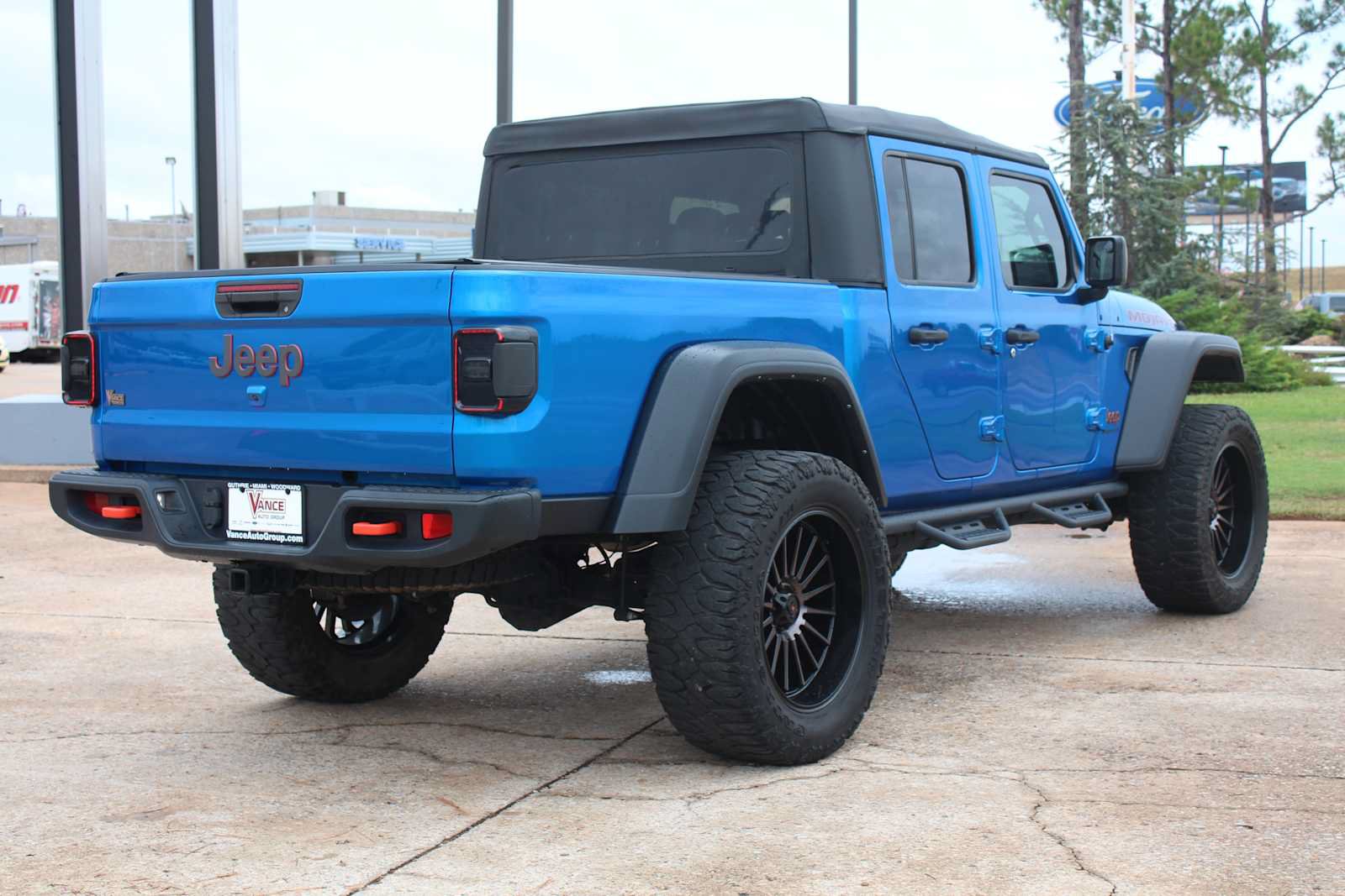 Used 2022 Jeep Gladiator Mojave w/ Cold Weather Group AWD/4WD image 13
