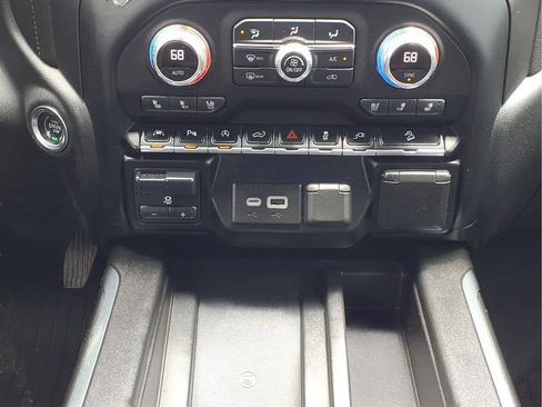 Used 2021 GMC Sierra 1500 AT4 w/ AT4 Premium Package AWD/4WD image 21