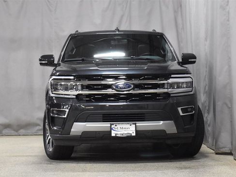 Used 2024 Ford Expedition Limited image 4