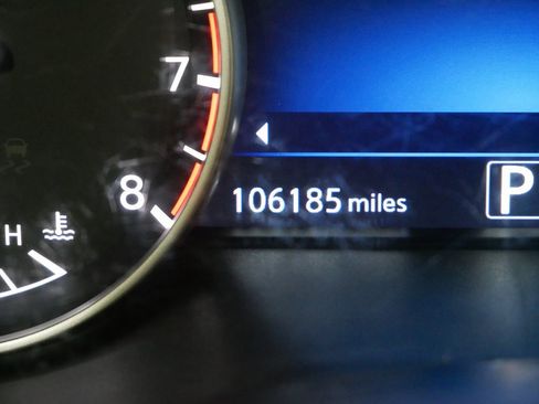 Used 2017 Nissan Murano S image 28