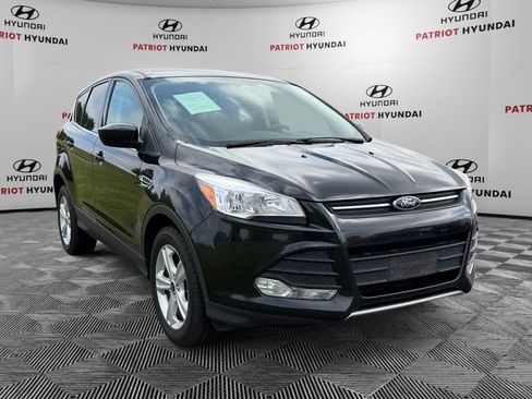 Used 2015 Ford Escape SE FWD image 1