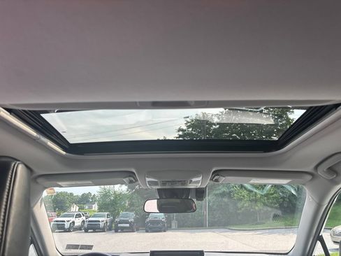 Certified 2021 Toyota RAV4 XLE Premium AWD/4WD image 30