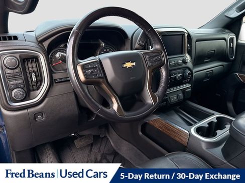 Used 2022 Chevrolet Silverado 1500 High Country w/ Technology Package image 11
