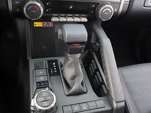 Certified 2025 Toyota 4Runner TRD Off-Road Premium image 30