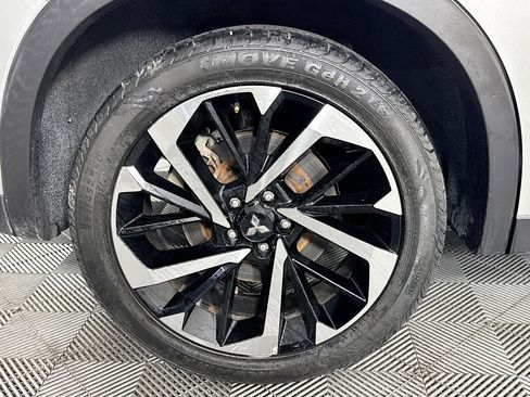 Used 2022 Mitsubishi Outlander SE image 32