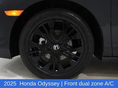 Used 2025 Honda Odyssey Sport-L image 6