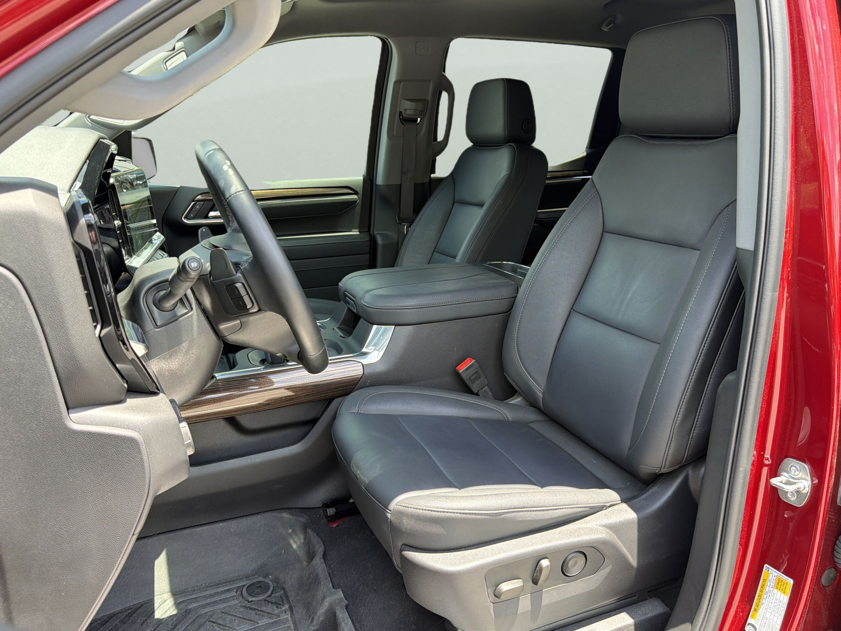 Used 2025 Chevrolet Silverado 1500 LT Trail Boss w/ Convenience Package II AWD/4WD image 20