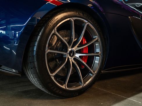 Used 2019 McLaren 570S Spider image 18